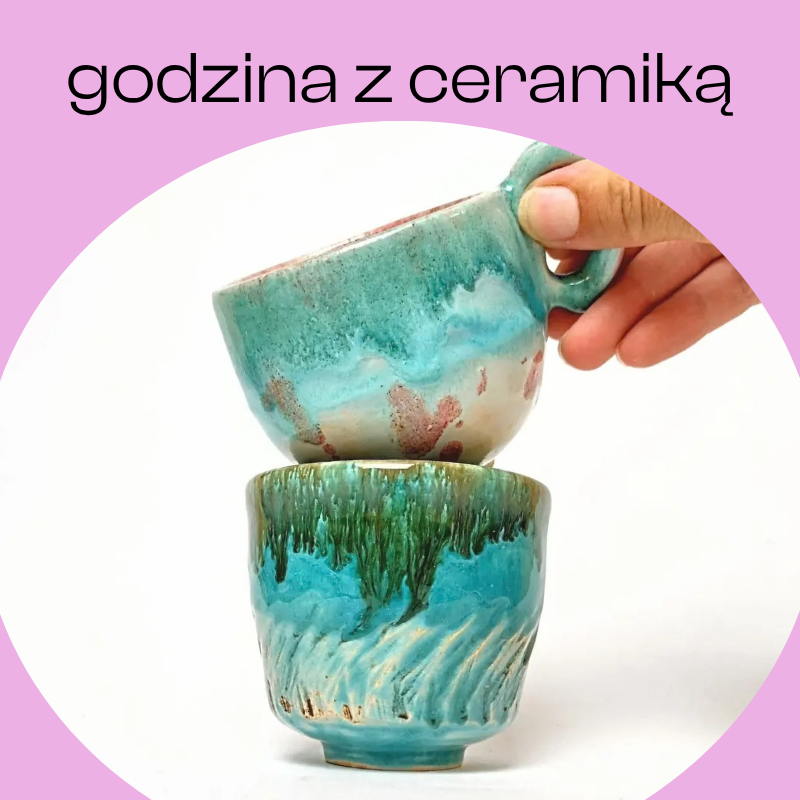 ceramiczne kubeczki, które zostały wykonane w trakcie zajęć z ceramiki, warsztatów z gliny